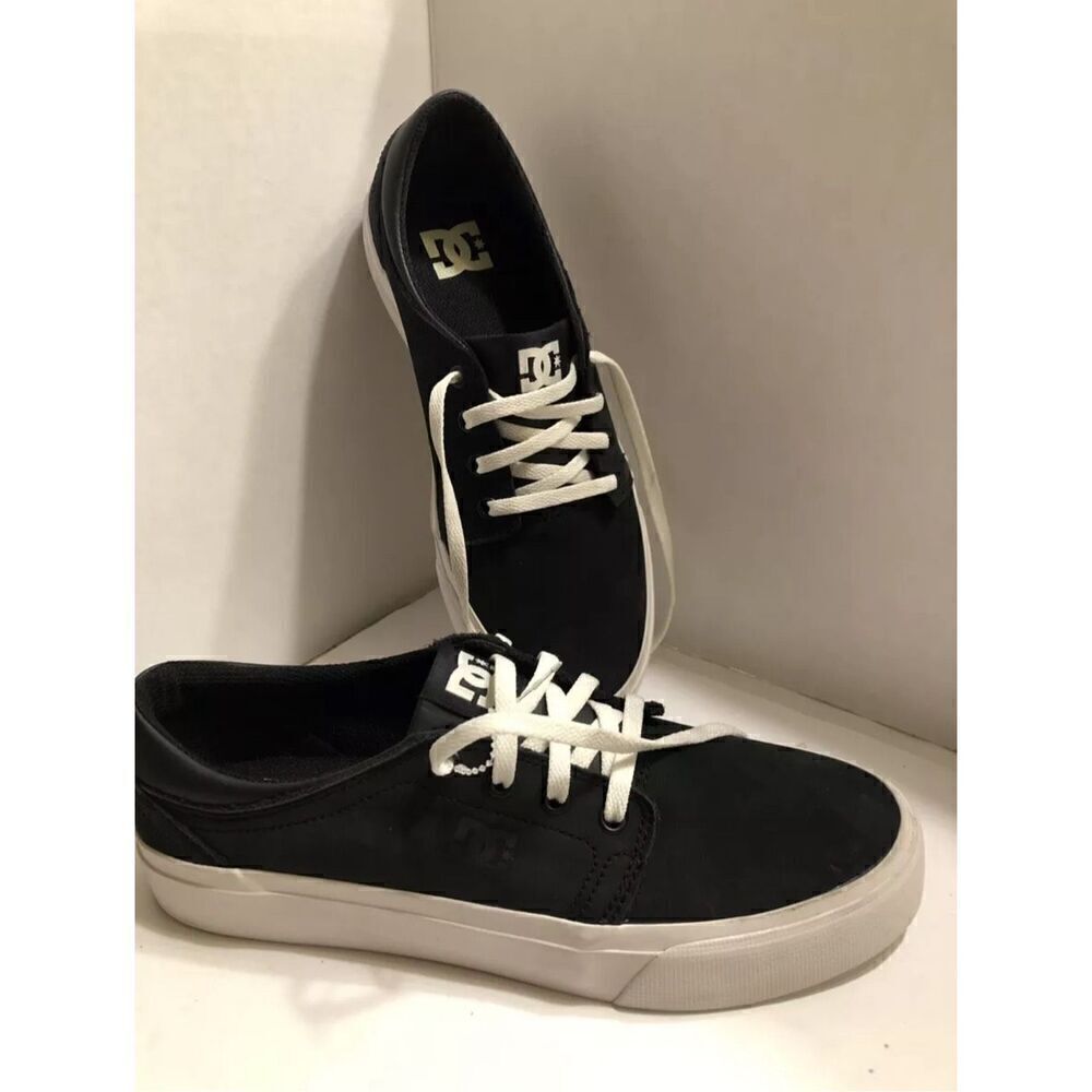 DC Trase SE Skate Shoes, Black Suede Womens size 9 (C3)
